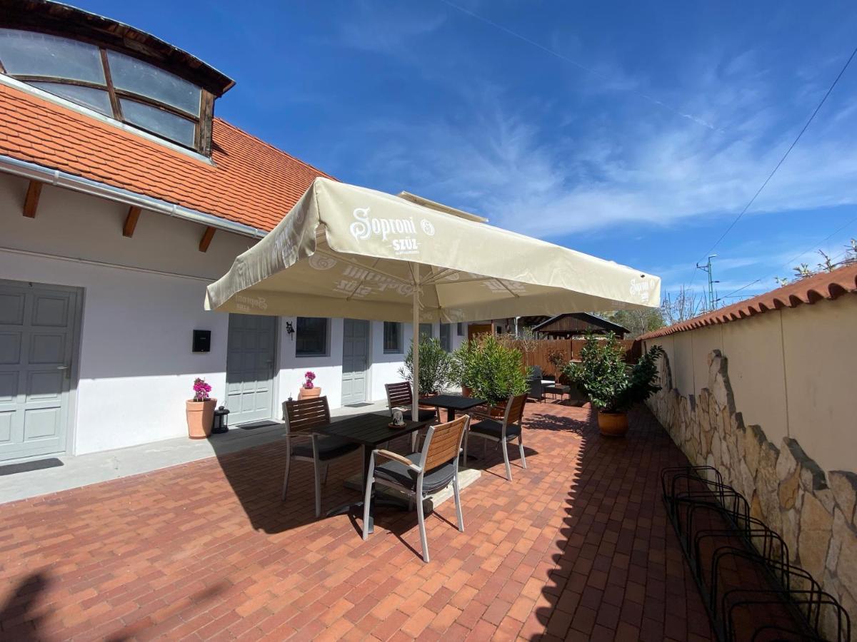 Bed and Breakfast Szkíta Panzió Balatonmáriafürdő Exterior foto