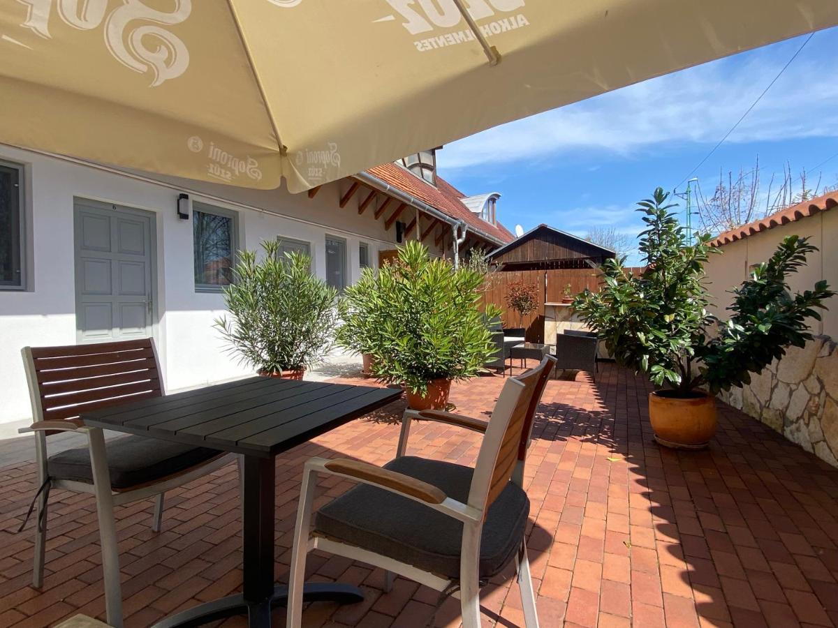 Bed and Breakfast Szkíta Panzió Balatonmáriafürdő Exterior foto